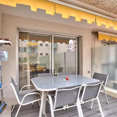 Superb 1bed Flat With 25sqm Terrace Lägenhet *