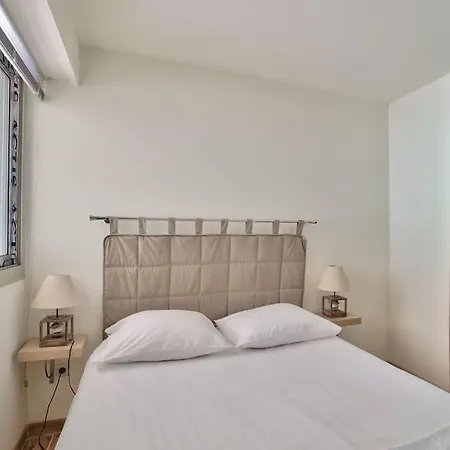 Superb 1bed Flat With 25sqm Terrace Lägenhet